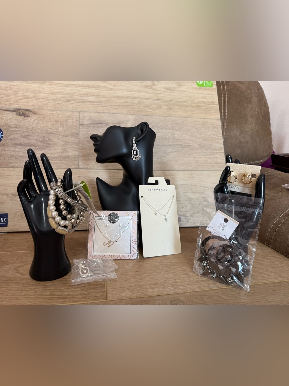 Assorted Women's Jewelry Set 6 Pieces Lot F
